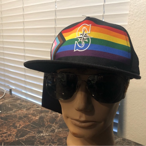 Melonwear Seattle Mariners 'Alaska Airline" Black Rainbow Snap Back Ball Cap - Picture 2 of 12